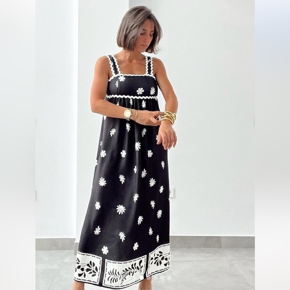 New ZARA Black And White Printed Midi Dress With Passementerie Trim - Picture 3 of 11